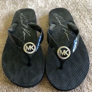 BARELY WORN Michael Kors Black Flip Flops